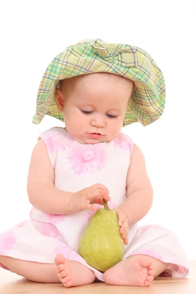 白で隔離される緑色の洋ナシと ヶ月の赤ちゃん女の子 — ストック写真