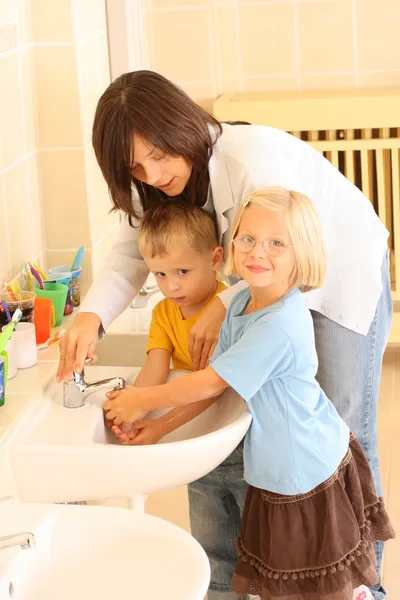 Preschoolers Bathroom Washing Hands — Stock Photo, Image