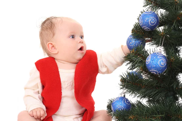 愛らしい ヶ月の赤ちゃん女の子と白で隔離されるクリスマス ツリー — ストック写真
