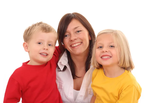 Glückliche Familie Mutter Mit Sohn Und Tochter Isoliert Auf Weiß — Stockfoto