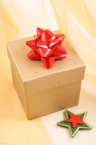 Presente Natal Com Arco Vermelho Close Ups — Fotografia de Stock