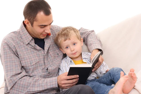 Vater Und Jahre Altes Kind Lesen Buch Isoliert Auf Weißem — Stockfoto