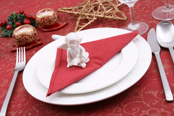 クリスマスのテーブルの設定 クリスマスの夕食の準備 — ストック写真