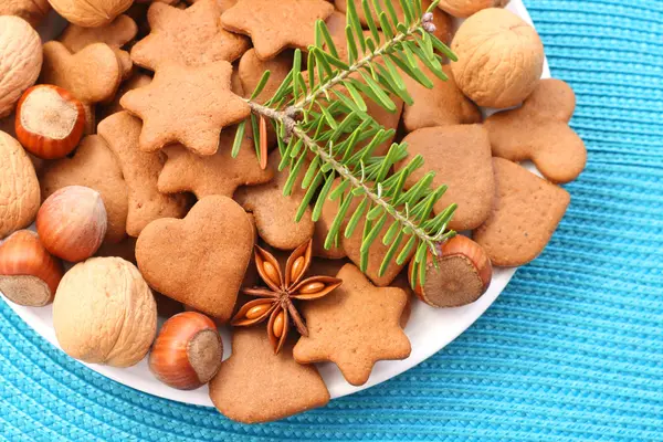 Tabak Dolusu Lezzetli Gingerbreads — Stok fotoğraf