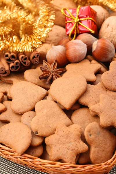 Καλάθι Γεμάτο Νόστιμα Gingerbreads — Φωτογραφία Αρχείου