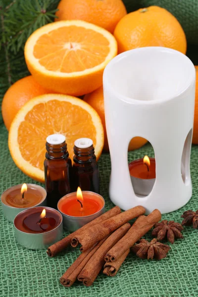 Aromatherapie Perfekt Für Den Winter Kerzen Und Orangen — Stockfoto