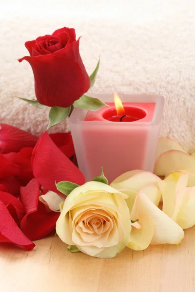 Tratamiento Belleza Toalla Vela Rosas Todo Que Necesita Para Tener —  Fotos de Stock