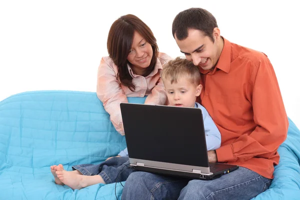 Föräldrar Och Son Kul Med Datorspel Soffan — Stockfoto