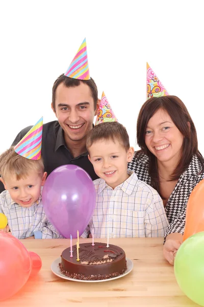 Famiglia Festeggia Compleanno Torta Compleanno Sacco Divertimento — Foto Stock