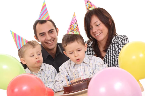Famiglia Festeggia Compleanno Torta Compleanno Sacco Divertimento — Foto Stock