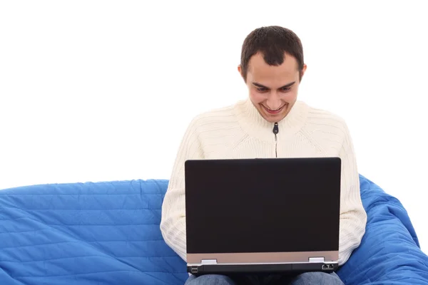 Mladý muž s laptopem — Stock fotografie