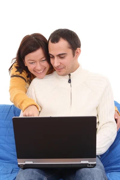 Boldog pár laptoppal — Stock Fotó