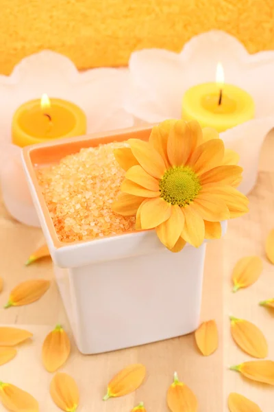 Bowl Bath Salt Fresh Flowers Beauty Treatment — Stock Photo, Image