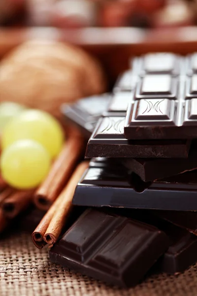 特写镜头与美食 巧克力的甜的食物 — 图库照片