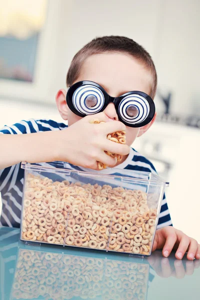 Eating cereals — Stock Photo, Image