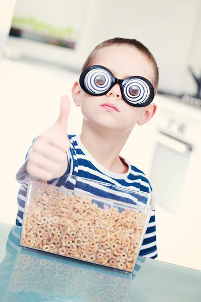 Mangiare cereali — Foto Stock