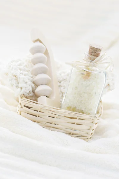 Cesta Con Sal Baño Toalla Tratamiento Belleza —  Fotos de Stock