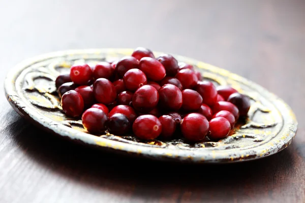 碗的新鲜蔓越莓 水果和蔬菜 — 图库照片