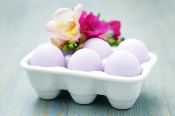 Πασχαλινά Αυγά Λουλούδια Φαγητό Και Ποτό — Φωτογραφία Αρχείου