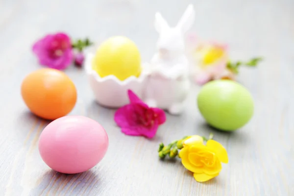 Húsvéti Tojás Virágok Étel Ital — Stock Fotó
