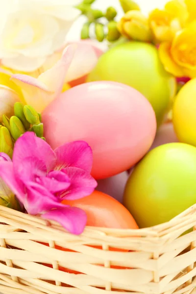 Huevos Pascua Con Flores Comida Bebida —  Fotos de Stock