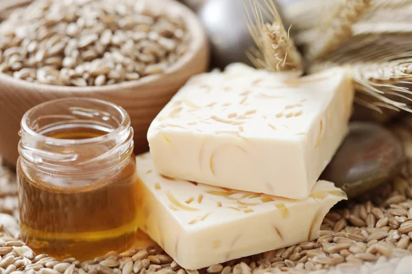 Jabón de miel y trigo —  Fotos de Stock