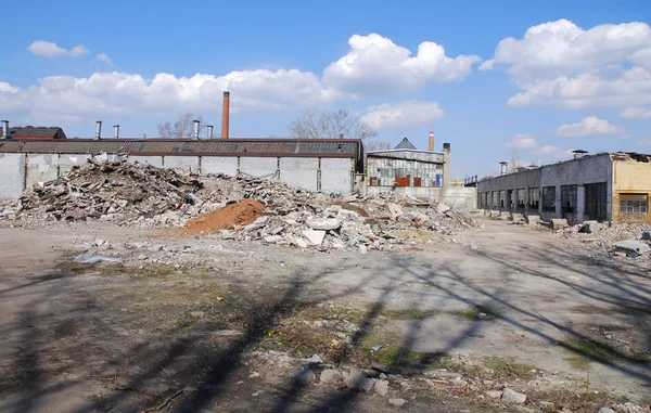 废弃的工业仓库 — 图库照片