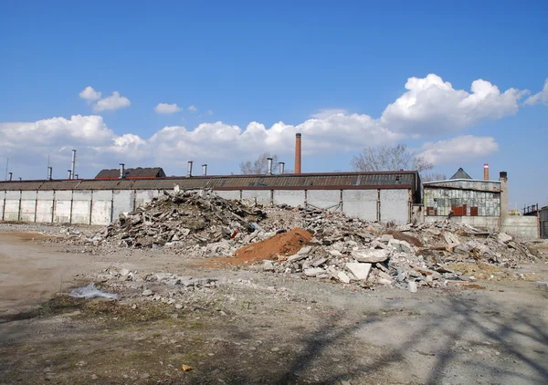 Verlaten industriële pakhuis — Stockfoto
