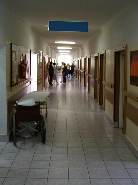 Больничный коридор — стоковое фото