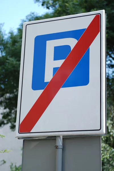 Estacionamento sinal de estrada — Fotografia de Stock