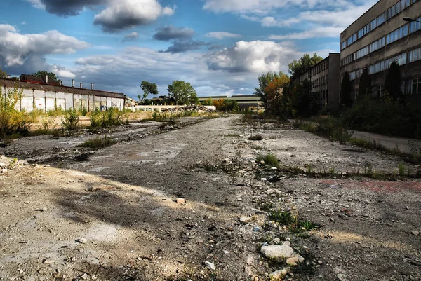Terk edilmiş endüstriyel depo — Stok fotoğraf