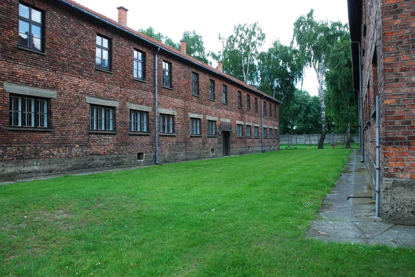 Auschwitz birkenau koncentrációs tábor휴대 전화 및 그를 위해 부 대 — Stock Fotó