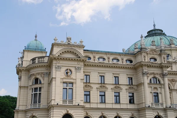 Le théâtre de style baroque construit en 1892 à Cracovie — Photo