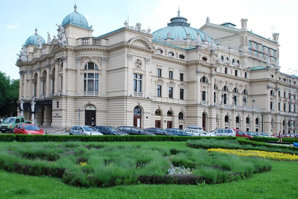 Театр в стиле барокко построен в 1892 году в Кракове — стоковое фото