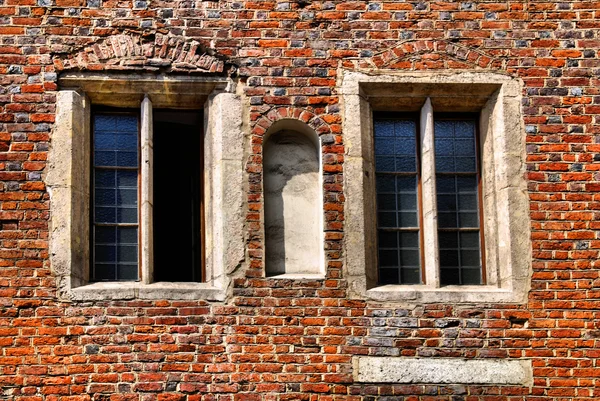 중세 건물의 창 — Stock Fotó
