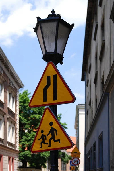 Przejścia dla pieszych Znak drogowy — Zdjęcie stockowe