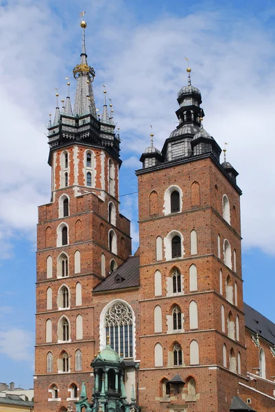A torre da Igreja Mariacki em Cracóvia — Fotografia de Stock