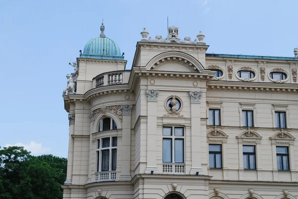 O teatro de estilo barroco construído em 1892 em Cracóvia — Fotografia de Stock