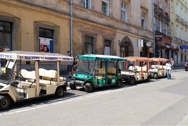 Veículo para transportar visitantes em Cracóvia — Fotografia de Stock