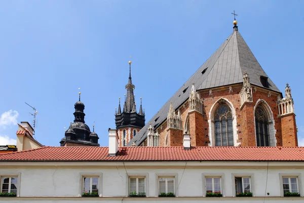 La torre de la Iglesia Mariacki en Cracovia —  Fotos de Stock