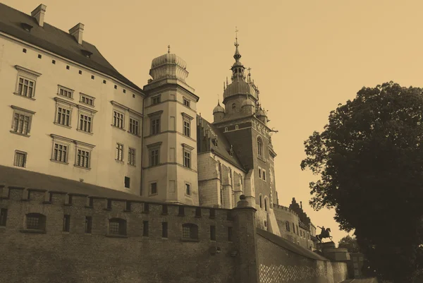 Gammal stil foto av royal wawel slott, Krakow — Stockfoto