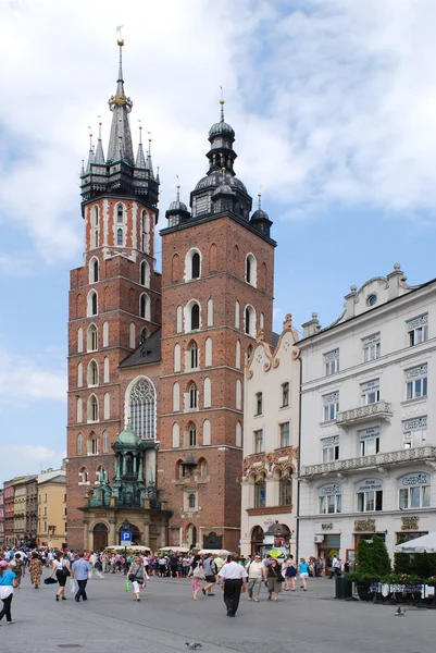 Ο πύργος του mariacki εκκλησία στην Κρακοβία — Φωτογραφία Αρχείου