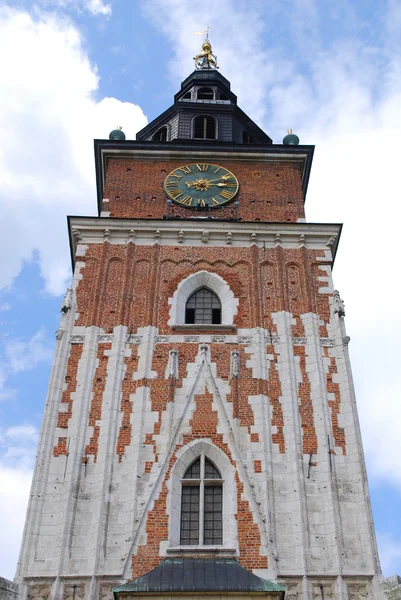 Stadshuset med klockan i sommar krakow — Stockfoto