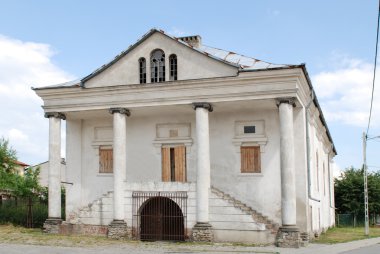 Eski sinagog klimontow içinde. Polonya