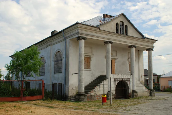 Gamla synagogan i klimontow. Polen — Stockfoto