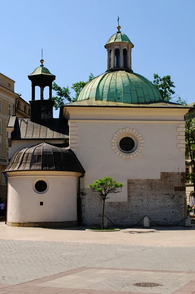 Iglesia de Santiago en la Plaza Principal de Cracovia — Foto de Stock