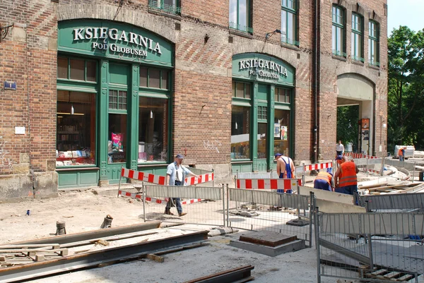 Renovação da rua na cidade velha em Cracóvia — Fotografia de Stock