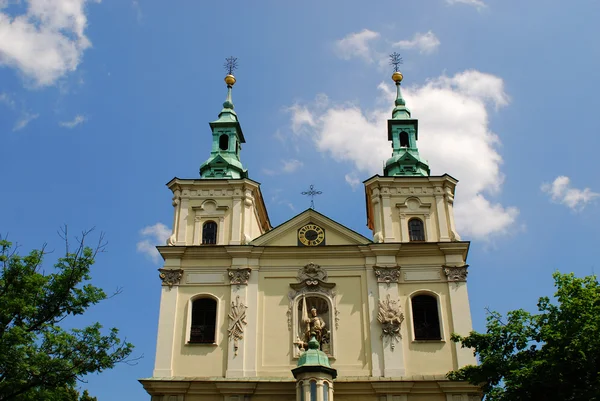 Kirche der Heiligen. Floristik in Krakau — Stockfoto