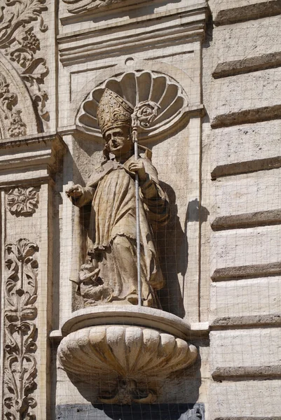 Posąg Świętego — Zdjęcie stockowe