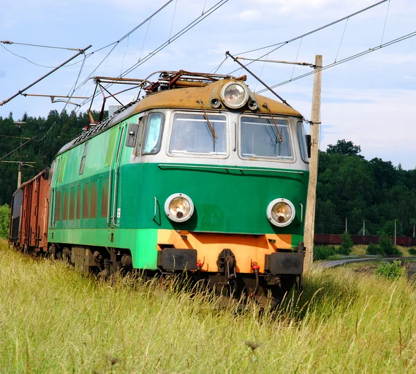 A locomotiva em uma linha — Fotografia de Stock